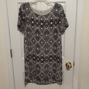 3/$25 Bar III Black White Global Print Tunic Dress